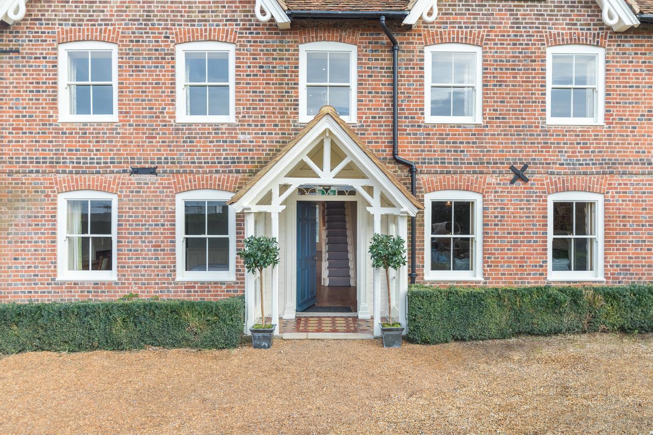 Отель Lawn House Хатфилд Экстерьер фото